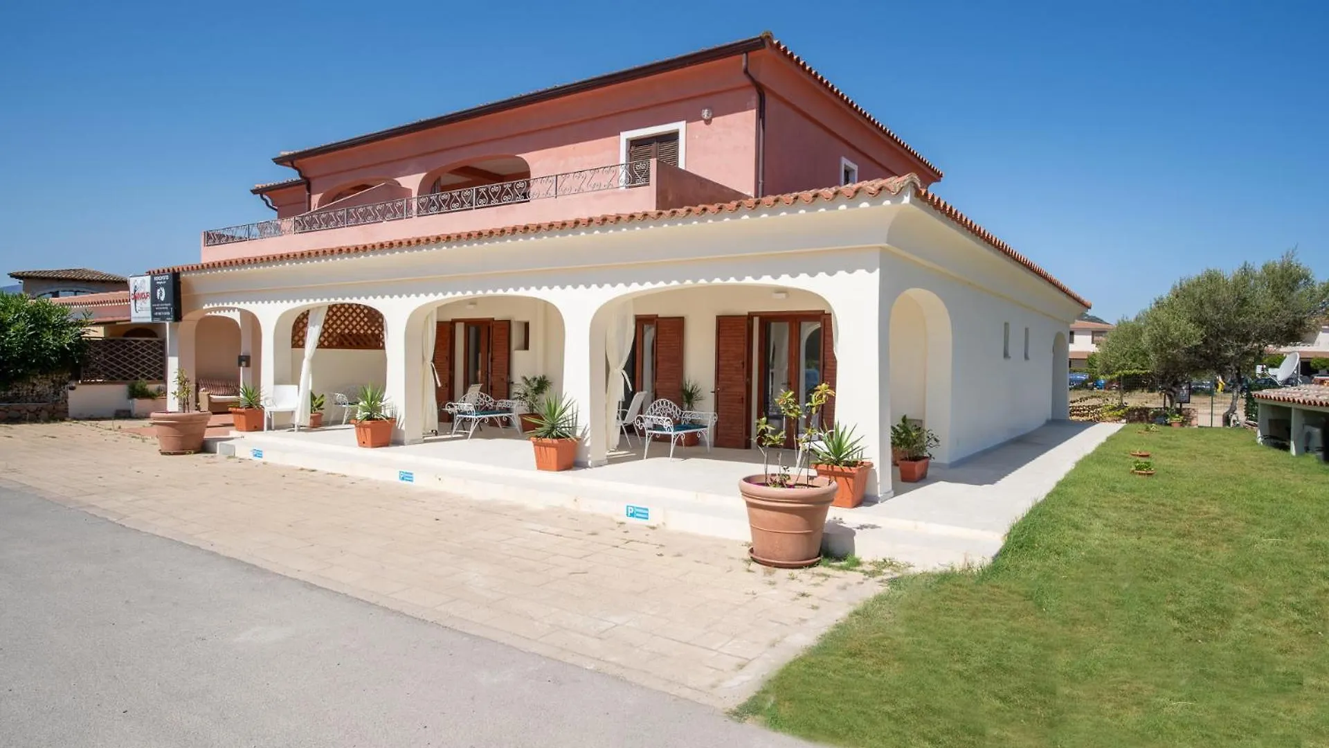 Guest house Ambra Holiday Rooms - Rooms & Beach San Teodoro  Italy