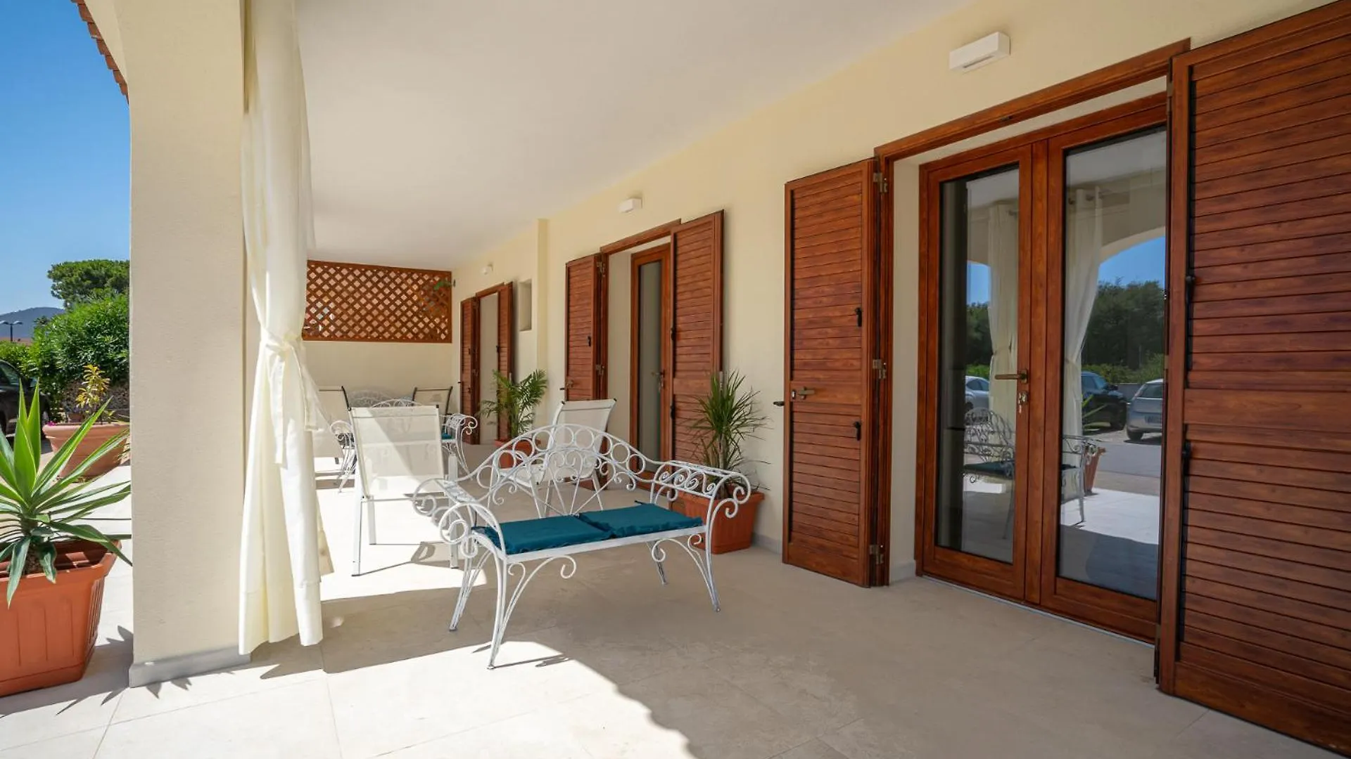 Ambra Holiday Rooms - Rooms & Beach San Teodoro  Pensjonat